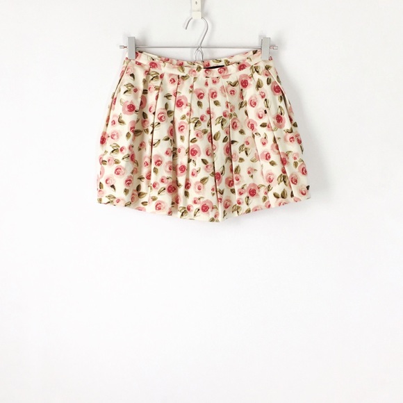 Topshop Dresses & Skirts - topshop pleated floral mini skirt